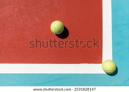 Similar – Foto Bild Zwei Bälle neben den Aufschlaglinien auf einem blauen Paddle-Tennisplatz.