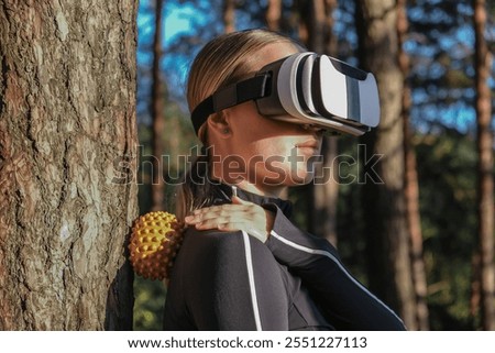 Similar – Foto Bild vr goggles im Freien im Schnee mit Frau lächelnd und genießen Sie die Erfahrung