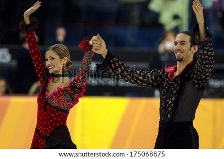 TURIN, ITALY-FEBRUARY 21, 2006: Tanith Belbin and Benjamin Agosto at the end of the Couple Figure Ice Skating\'s final during the Winter Olympic Games of Turin 2006.