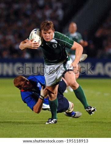 BORDEAUX, FRANCE-SEPTEMBER 09, 2007: irish palyer Bryan O Driscolll, runs with the ball, during the match Ireland vs Namibia, of the Rugby World Cup, France 2007, in Bordeaux.