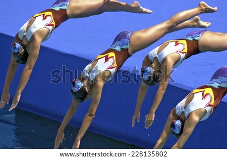 BARCELONA, SPAIN-SEPTEMBER 04,1999: Spain swimming synchronized team in action during the World Swimming Championship, in Barcelona.