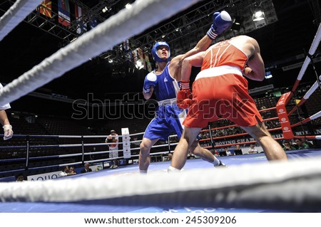 MILAN, ITALY-SEPTEMBER 07, 2009: non professional boxe match egan vs monroy of the boxe amateur world championship, in Milan