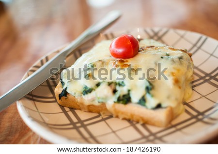 Fried Toast with spinach and cheese