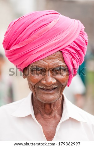 old man close-up rural village Salunkwadi, Beed, Maharashtra, India