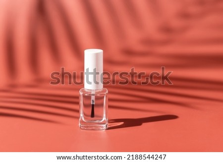 Similar – Foto Bild Nachfüllbare Klarglasflasche mit Pinselkappe auf rosa, harten Schatten. Nagelprodukt Mockup