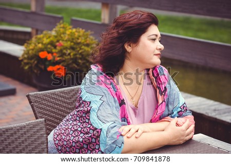 Css position image bottom right Mature natural hangers