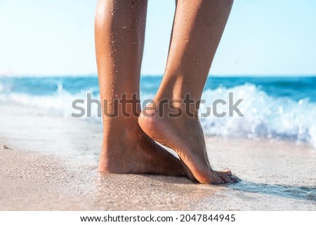 Similar – Foto Bild Fußabdrücke an einem Strand