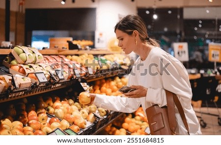 Similar – Foto Bild Frau wählt Früchte auf dem lokalen Markt