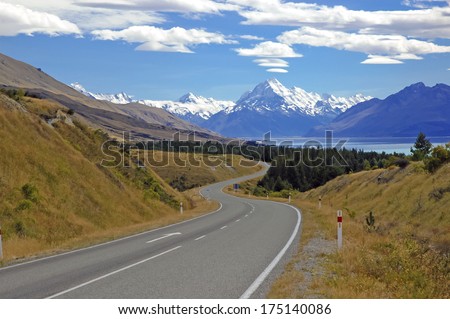 Approaching Mount Cook / Aoraki and Lake Tekapo, South Island, New Zealand