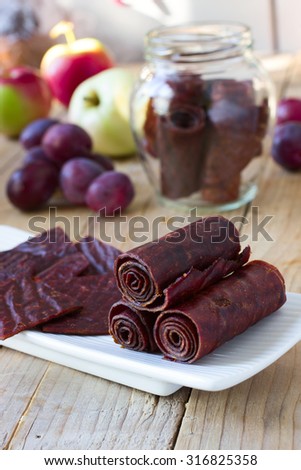 Fruit leather of apples and plums (Russian pastila). Healthy raw vegan snack