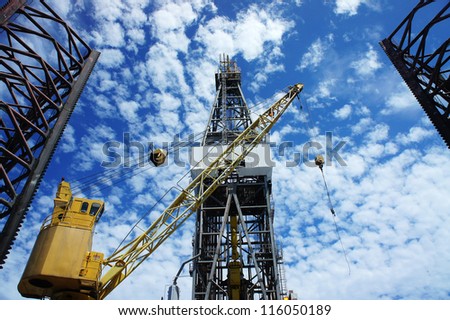 Derrick of Offshore Jack Up Oil Drilling Rig and Rig Crane