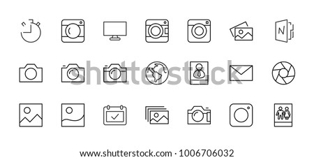 Set of cameras and photo, vector line icons. Contains symbols of portraits and family photos and much more. Editable move. 32x32 pixels.