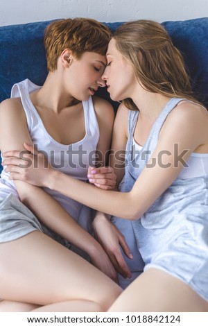 guy giving tranny a blowjob gay male adudt and gay twinks