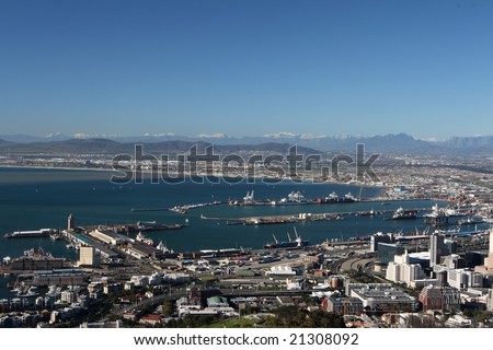 The City of Cape Town at the foot of Table Mountain