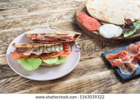 Foto Bild Piadina typisch italienisches Essen