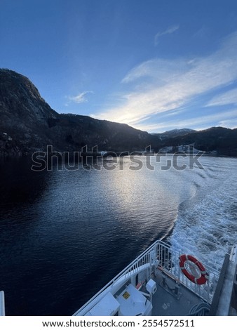 Similar – Foto Bild Erstaunliche Aussicht auf die Stadt Bergen von der Spitze des Berges Fløyen in Norwegen.