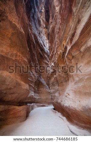 Rocky walls of Siq pasage in Petra Imagine de stoc © 