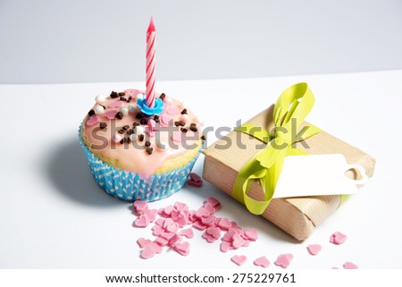birthday muffin with present