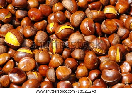 The Chinese snack of stir-fry chestnut with sugar.