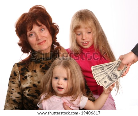 Grandmother with granddaughters, takes money.
