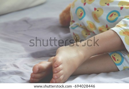 bed pee girl Bed pee girl