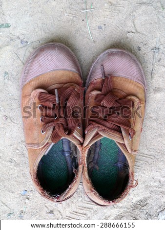 Old brown sneakers , Students sneakers
