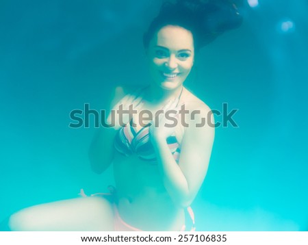 Underwater Bikini Girls