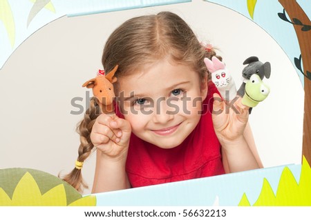 Playing theater ( no-name finger puppets )