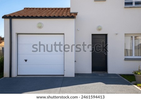 Similar – Foto Bild Fassade eines Wohnhaus in Beige und Naturfarben im Licht der Abendsonne am Abend im Stadtteil Bornheim in Frankfurt am Main in Hessen