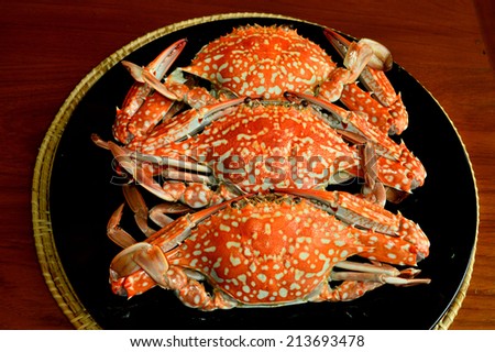 Steamed fresh crabs