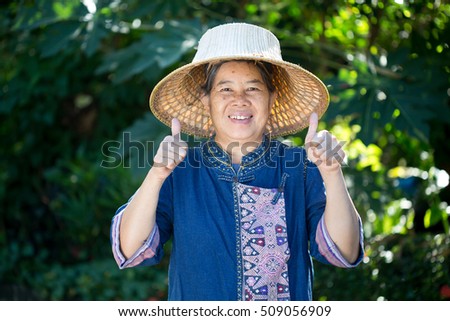 older women thumbs Gameboy advance facial set
