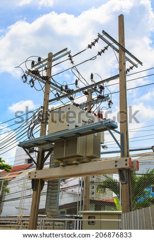 Electricity distribution transformer