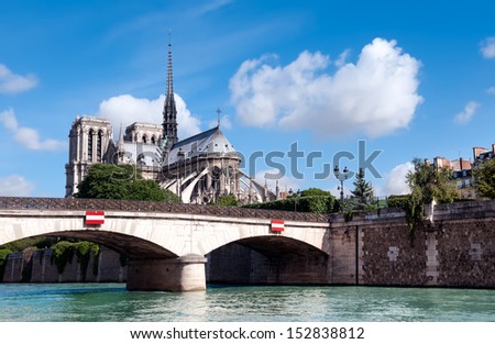 View to Ile de la Cite, including Notre Dame Cathedral from across the river