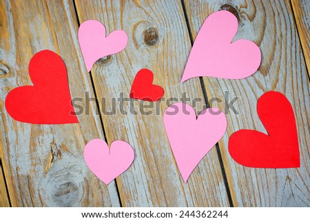 empty scratch pieces of paper and heart for frame work with hearts