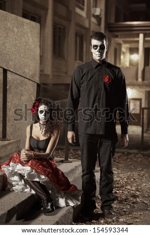 Dia de los Muerto Costume - Day of the dead is a mexican holiday. Here is a beautiful dead couple !