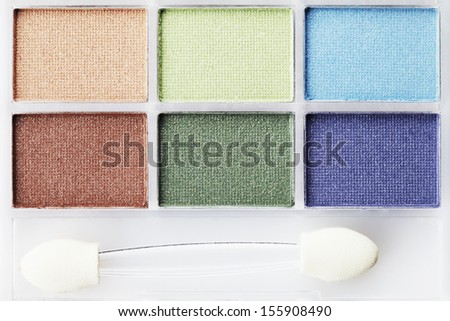 Eye shadow palette with six colors