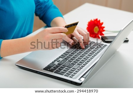 Internet, E-commerce, Credit Card.