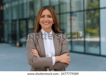 Similar – Foto Bild Porträt eines gut aussehenden, braun denkenden Mannes mit Schnurrbart und grauem Pullover. Grauer Hintergrund. Platz zum Kopieren