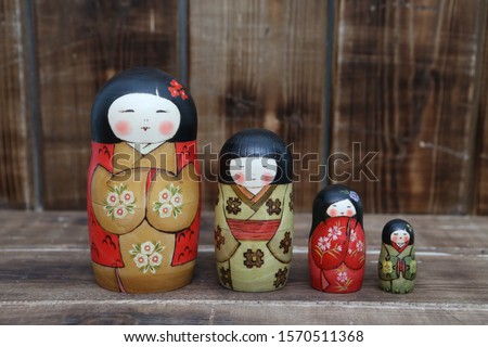 japanese nesting dolls kokeshi