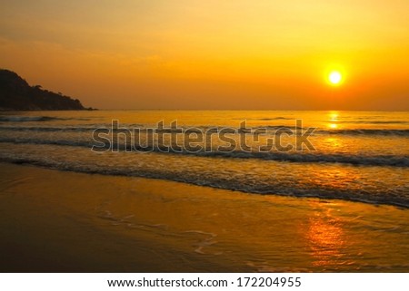 The light of the Sun in the morning on the beach