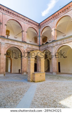 The courtyard with center shaft of The Praetor Palace represents Italian Renaissance architecture with stone and brick  and it is bordered by triportico with two orders, Doric and Ionic, columns.