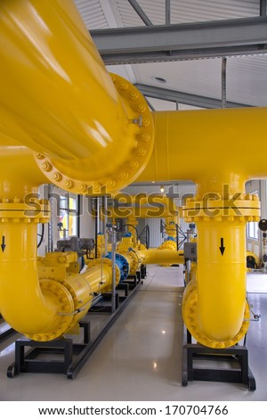 Premise for oil division, gas on processing in pipes