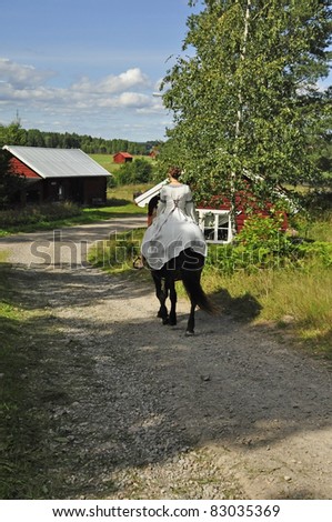 Princess bride  riding on a horse / wedding