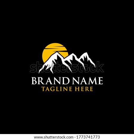 Mountain Logo Template. Vector Illustrator.
