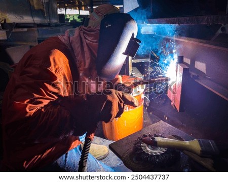 Similar – Foto Bild Professioneller Schweißer im Maskenschweißen von Metall