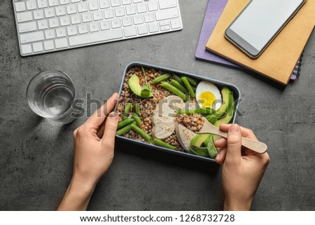 Similar – Foto Bild Prep Mahlzeit, Lunch-Box Draufsicht isoliert auf einem rosa Hintergrund.