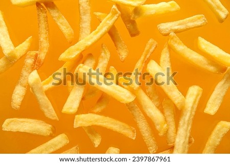 Similar – Foto Bild Leckere Pommes frites mit Gemüse und Schinken auf einem Teller auf dem Tisch