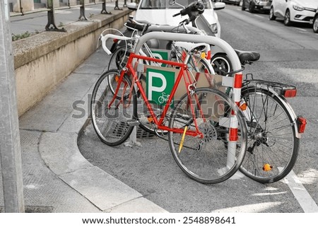 Similar – Foto Bild Fahrrad vor modernem Gebäude geparkt