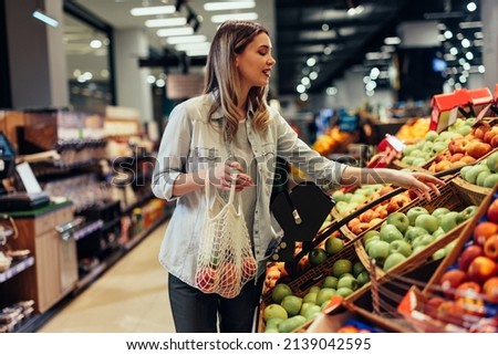 Similar – Foto Bild Frau wählt Früchte auf dem lokalen Markt