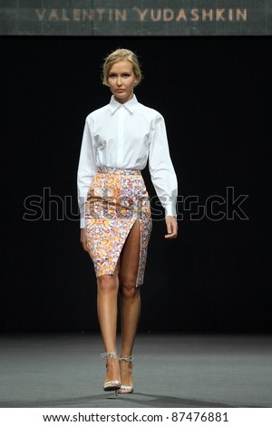 MOSCOW - OCTOBER 26: Model on podium during show of Valentin Yudashkin Collection as part of Fashion Week,, on October 26, 2011, Moscow, Russia